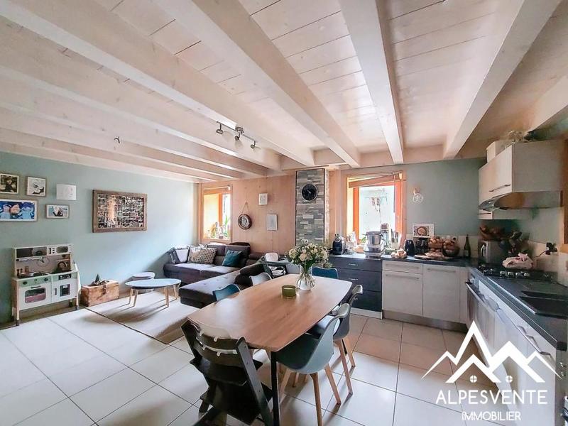 Appartement - 90 m² - 4 pièces