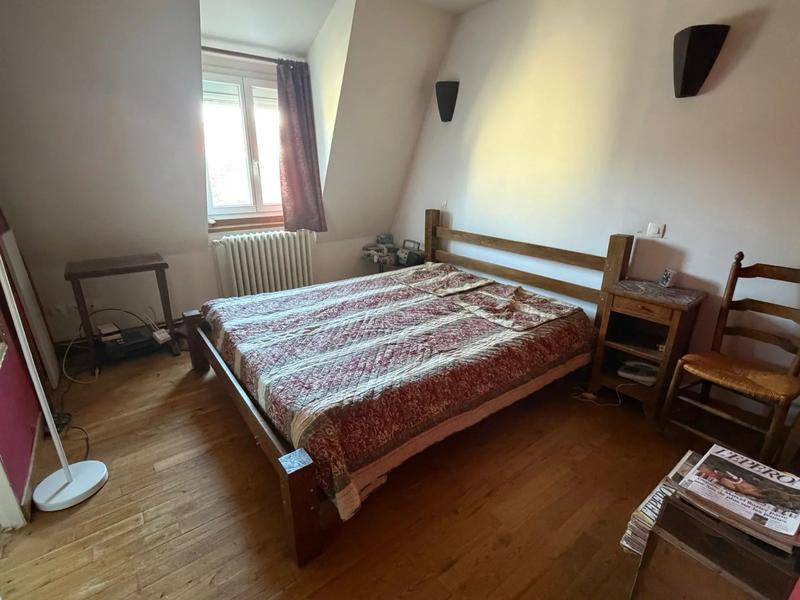 Propriété - 200 m² - 11 pièces