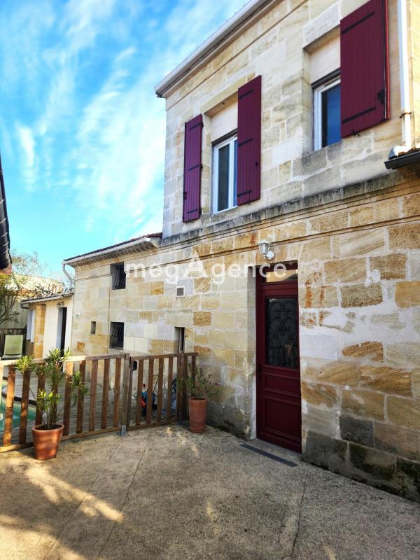 Maison - 230 m² - 8 pièces