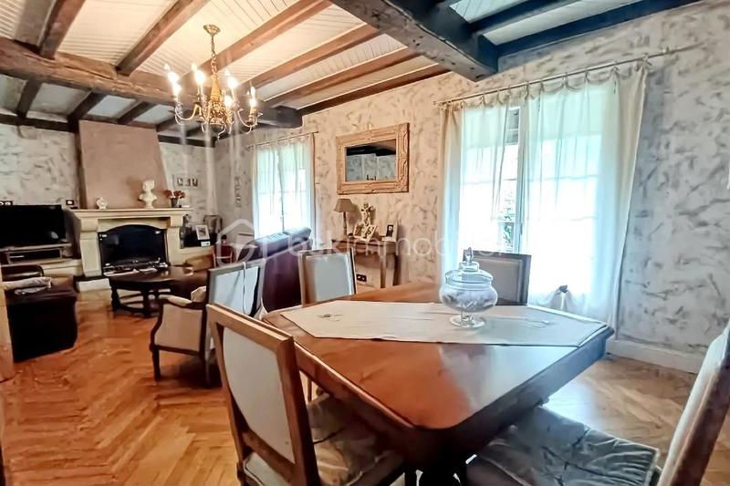 Maison - 180 m² - 6 pièces