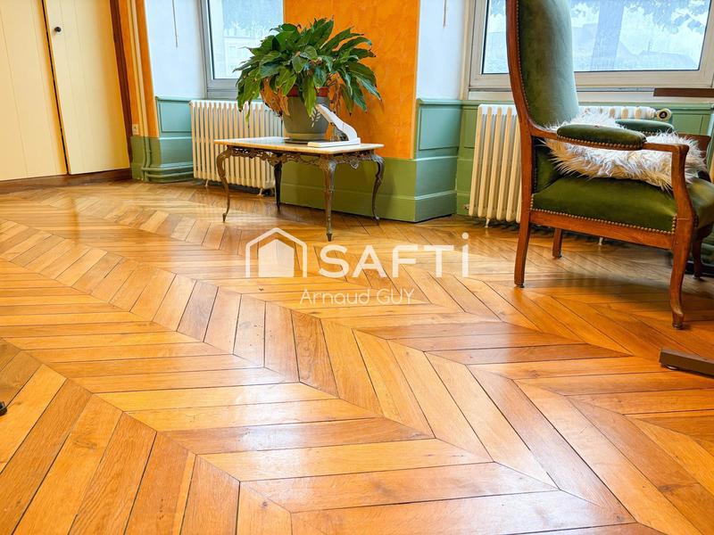 Maison - 206 m² - 9 pièces