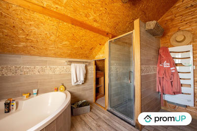 Maison - 400 m² - 12 pièces