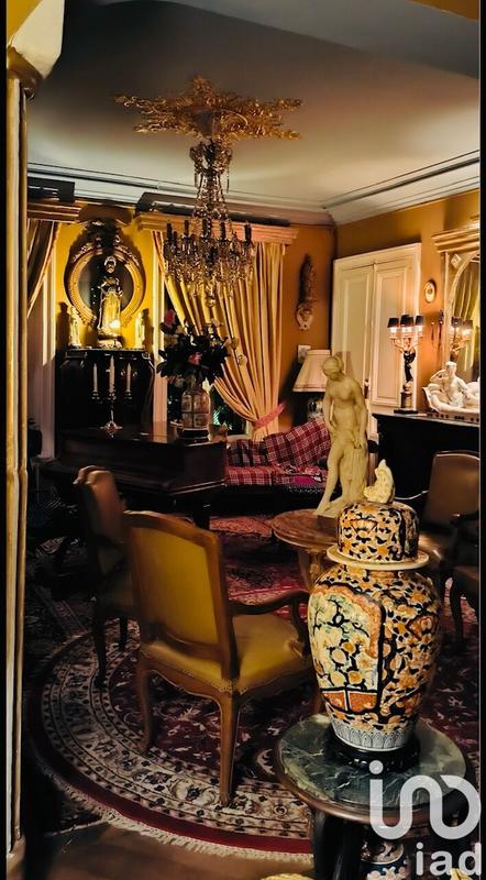 Maison - 600 m² - 14 pièces