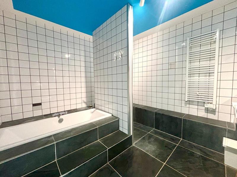 Local commercial - 352 m² - 6 pièces