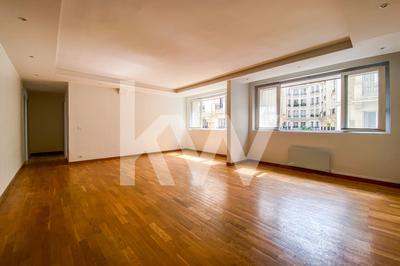 Appartement - 107 m² - 6 pièces