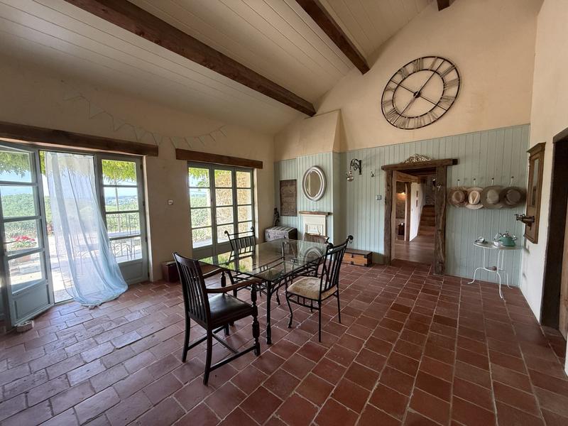 Maison ancienne - 370 m² - 8 pièces