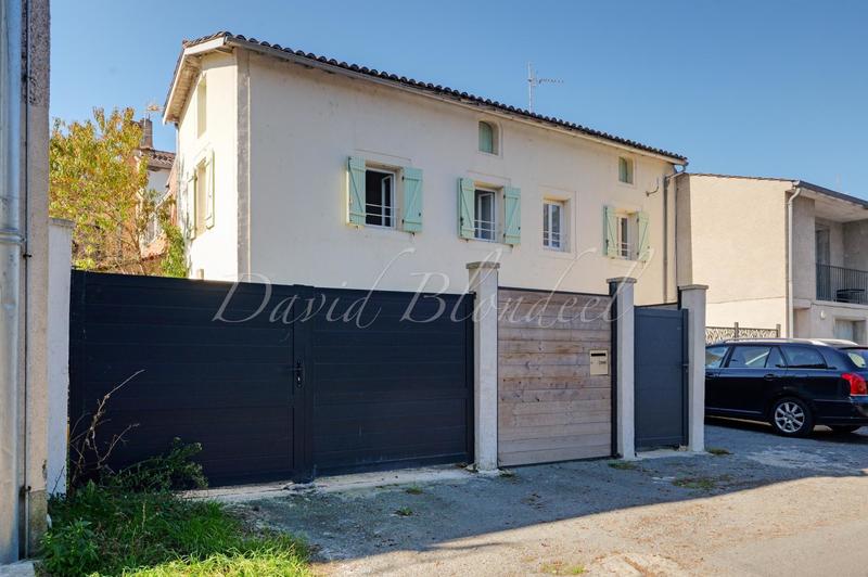 Maison - 90 m² - 4 pièces