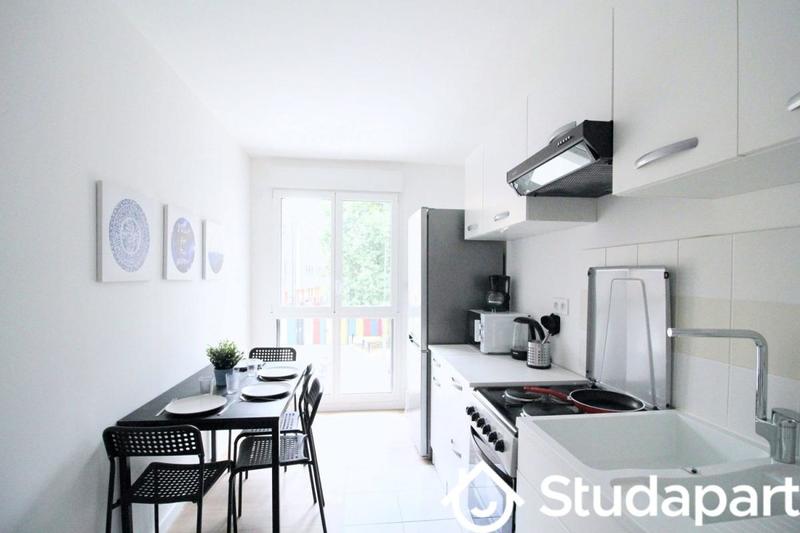 Chambre - 10 m² - 1 pièce