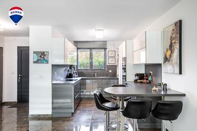 Maison - 181 m² - 6 pièces