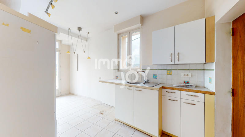 Maison - 214 m² - 7 pièces