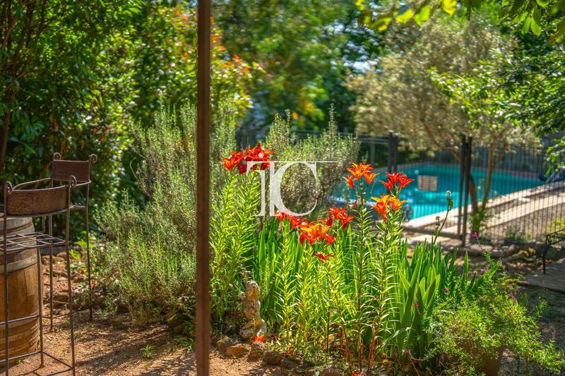 Maison de village - 274 m² - 9 pièces