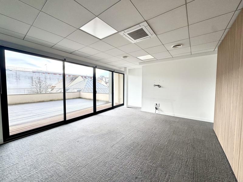 Bureau - 543 m²