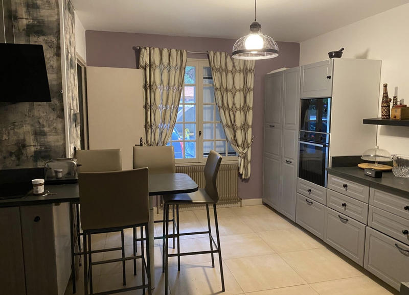 Propriété - 233 m² - 6 pièces