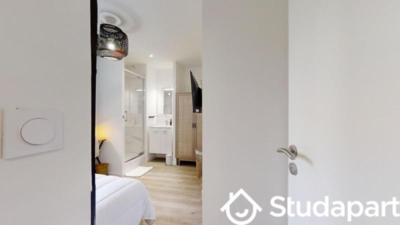 Chambre - 11 m² - 1 pièce