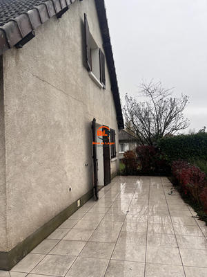 Maison traditionnelle - 144 m² - 6 pièces