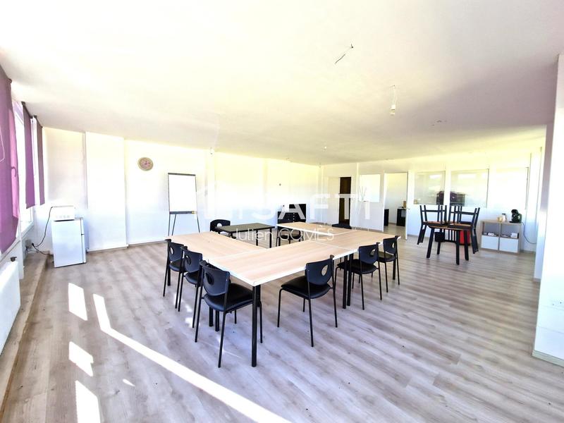 Bureau - 2 000 m² - 40 pièces
