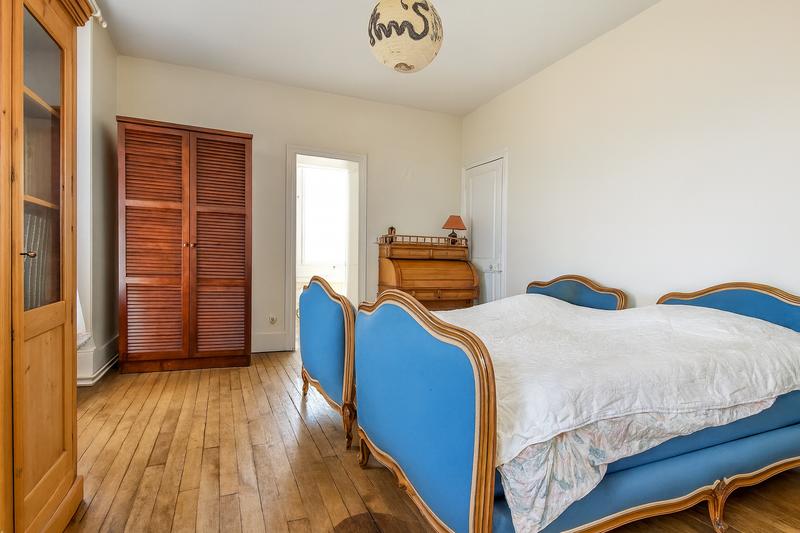 Propriété - 363 m² - 9 pièces