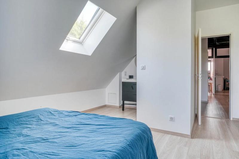 Maison - 210 m² - 8 pièces