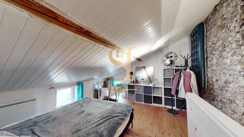 Maison - 96 m² - 6 pièces