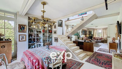 Maison - 242 m² - 7 pièces