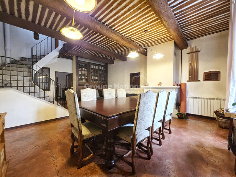 Maison - 185 m² - 7 pièces