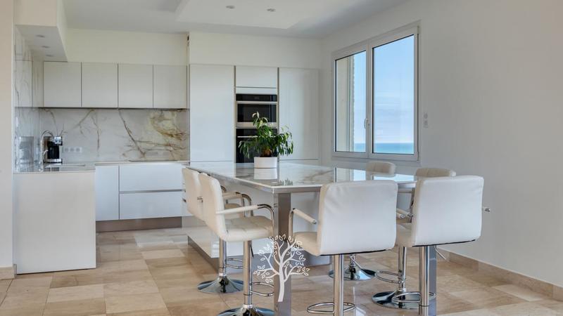 Maison - 278 m² - 7 pièces