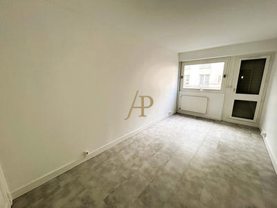Appartement - 85 m² - 3 pièces