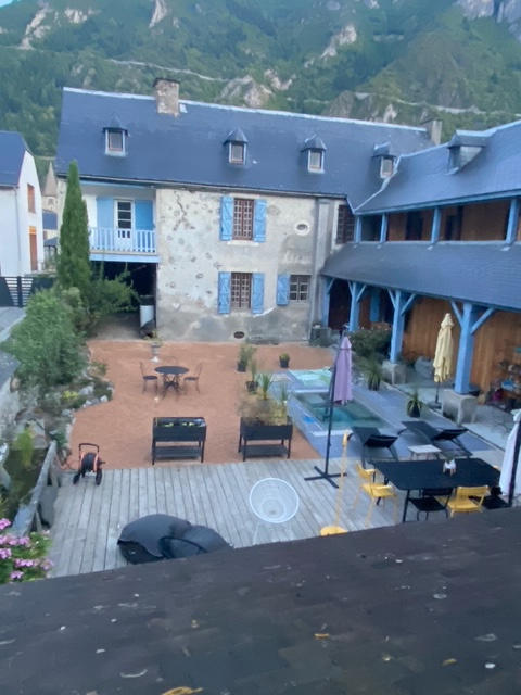 Maison - 600 m² - 12 pièces