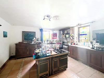 Maison - 553 m² - 15 pièces