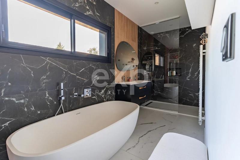 Maison - 130 m² - 5 pièces