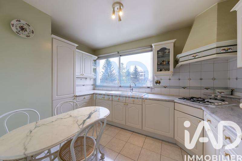 Appartement - 99 m² - 5 pièces