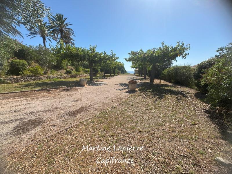 Terrain constructible - 1 000 m²