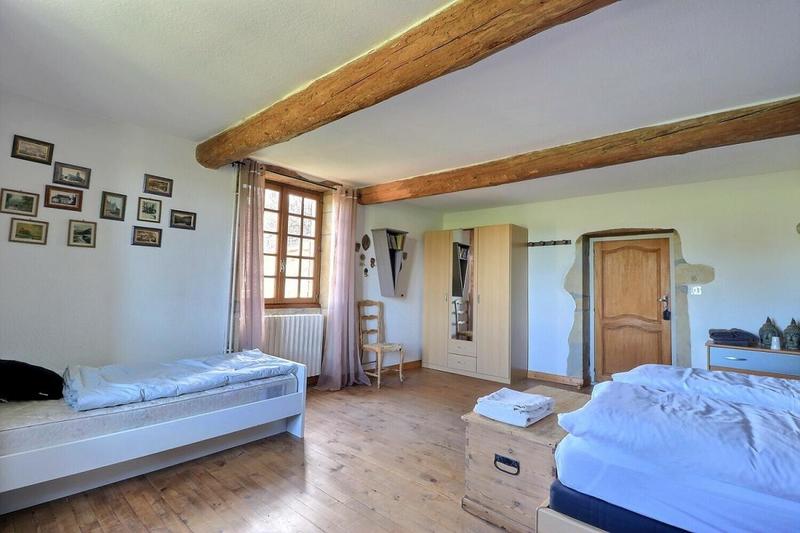 Maison - 202 m² - 10 pièces