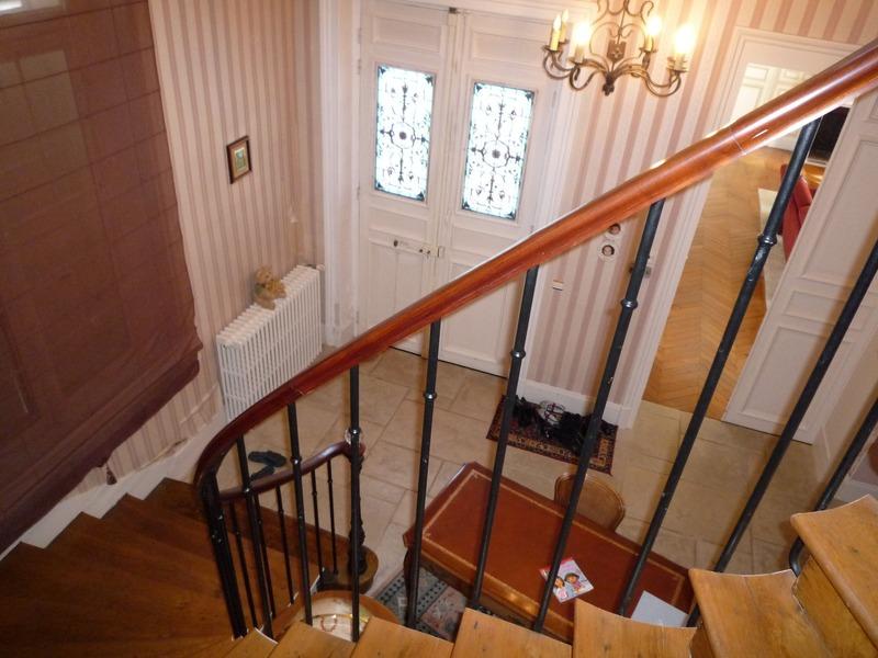 Demeure - 750 m² - 25 pièces