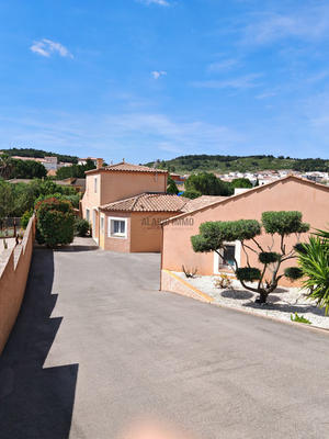 Villa - 144 m² - 5 pièces