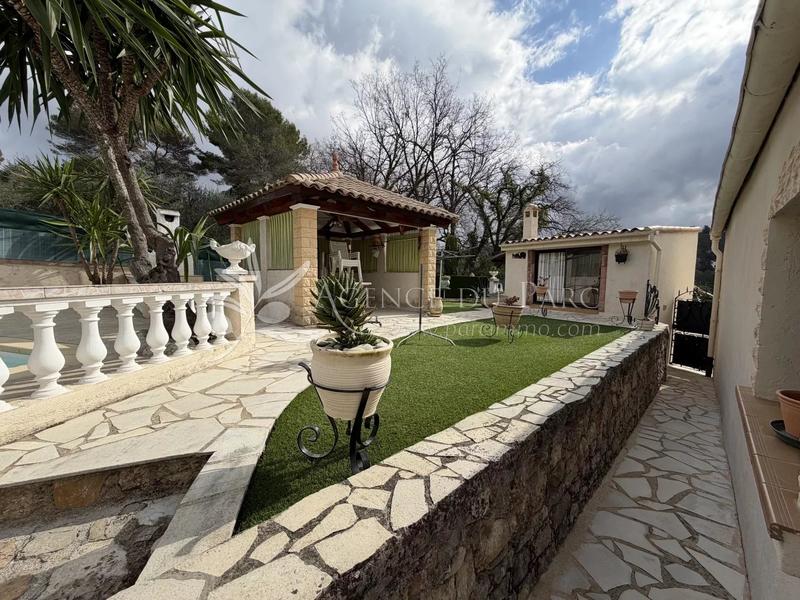 Maison - 168 m² - 6 pièces