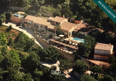 Immeuble mixte - 650 m² - 21 pièces