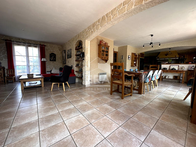 Maison - 175 m² - 8 pièces