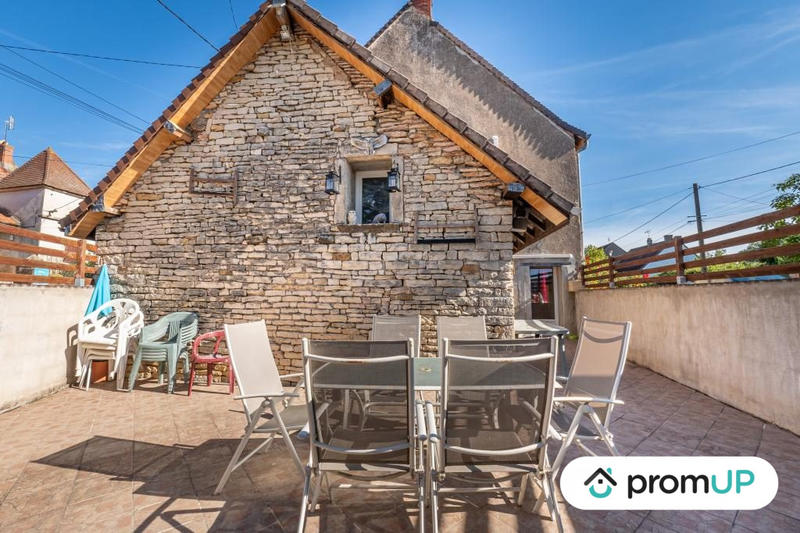 Maison - 180 m² - 6 pièces