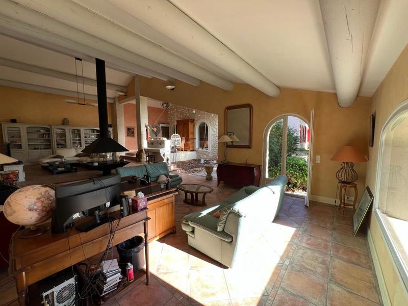 Maison - 275 m² - 6 pièces