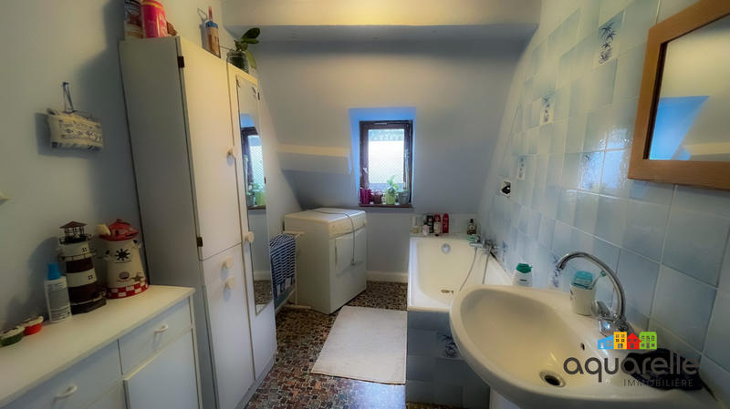 Maison - 182 m² - 9 pièces