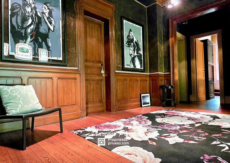 Maison - 625 m² - 20 pièces