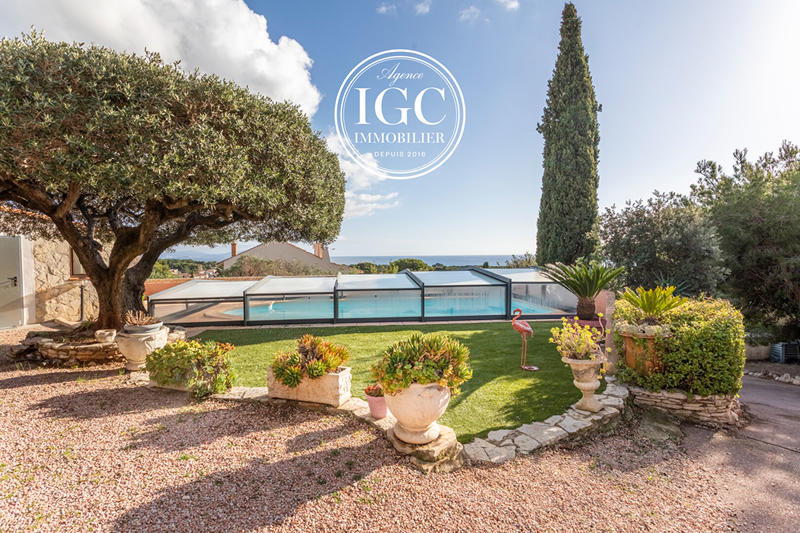 Maison - 180 m² - 5 pièces