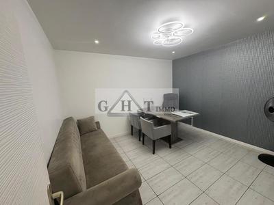 Entrepôt - 2 100 m²