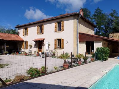 Maison ancienne - 218 m² - 7 pièces