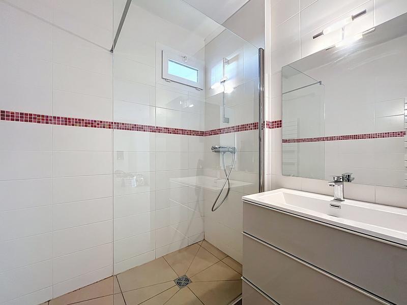 Appartement - 102 m² - 5 pièces