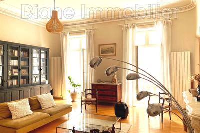 Appartement - 188 m² - 7 pièces