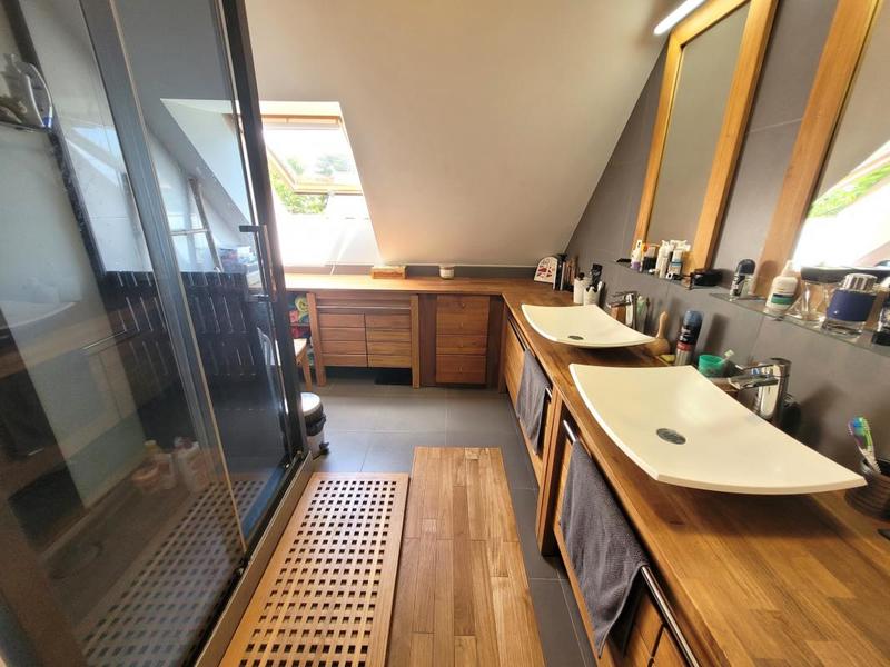 Maison - 121 m² - 7 pièces