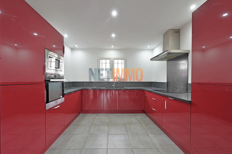 Villa - 100 m² - 5 pièces