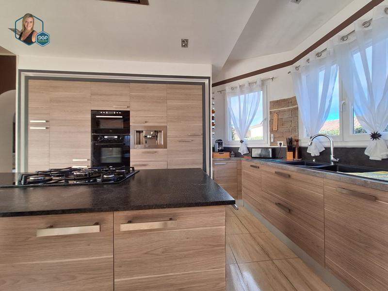 Maison - 160 m² - 4 pièces